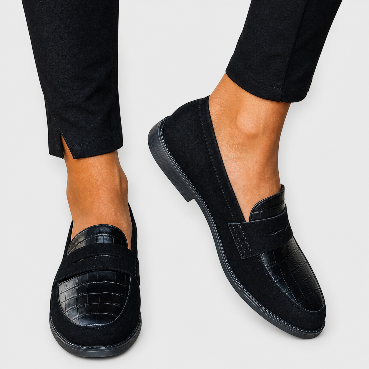 Sara™ | Chic Moccasin
