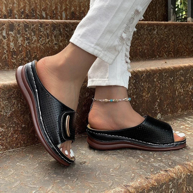 Joanna – Timeless Urban Sandals