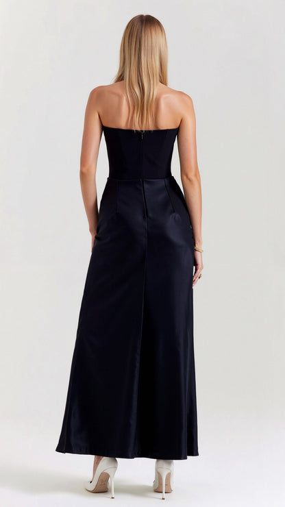 Esmeralda - Elegant Long Dress with Fitted Bodice