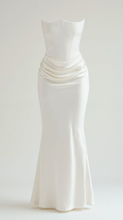 Esmeralda - Elegant Long Dress with Fitted Bodice