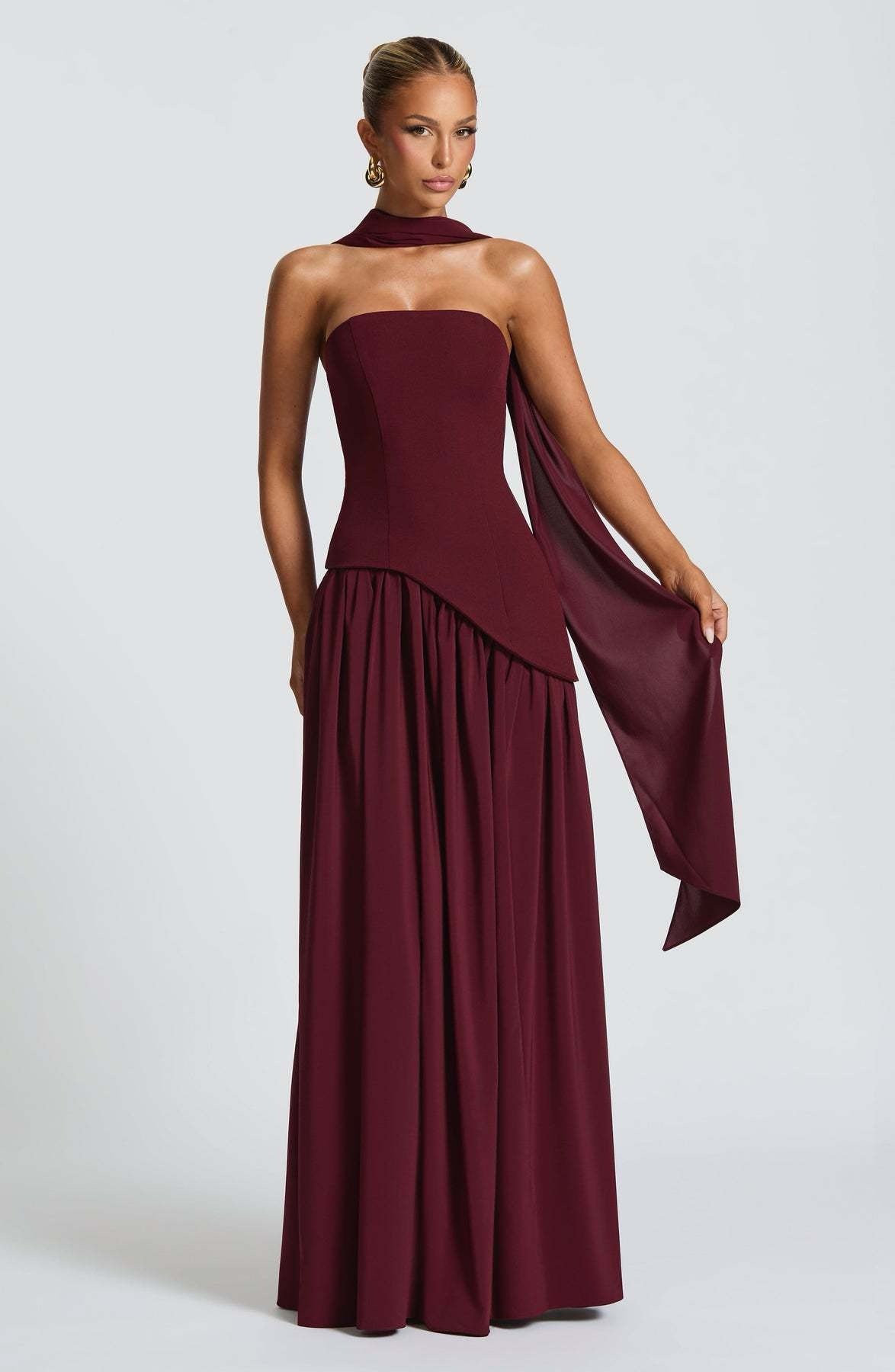 Beatriz - Elegant Maxi Dress