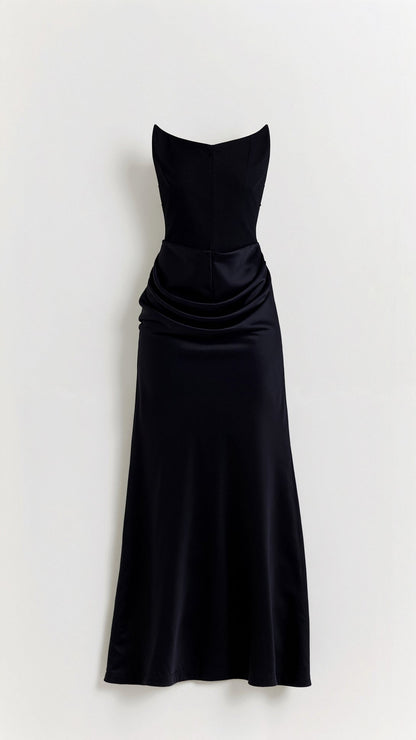 Esmeralda - Elegant Long Dress with Fitted Bodice