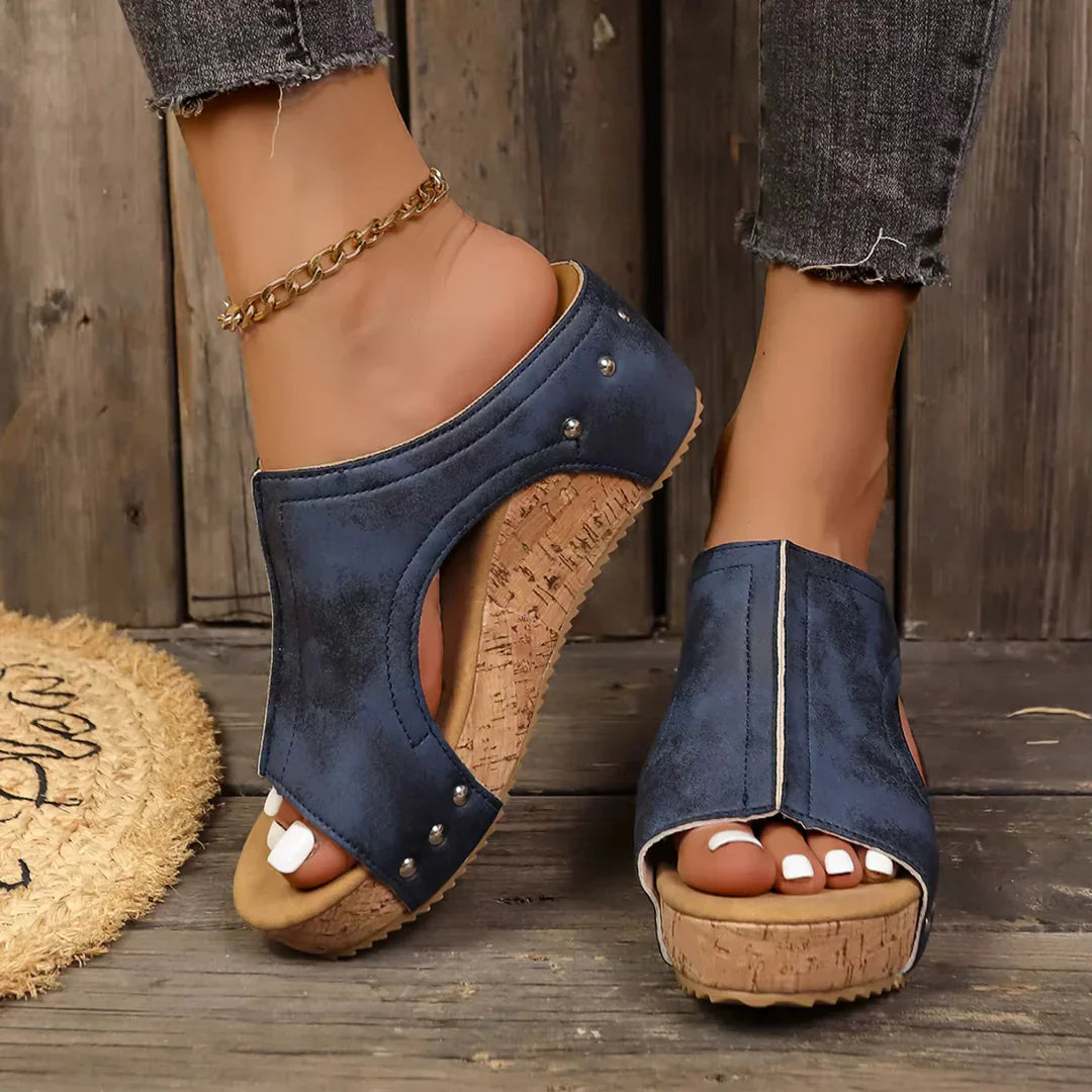 Sofia - Lumi Wedge Studs
