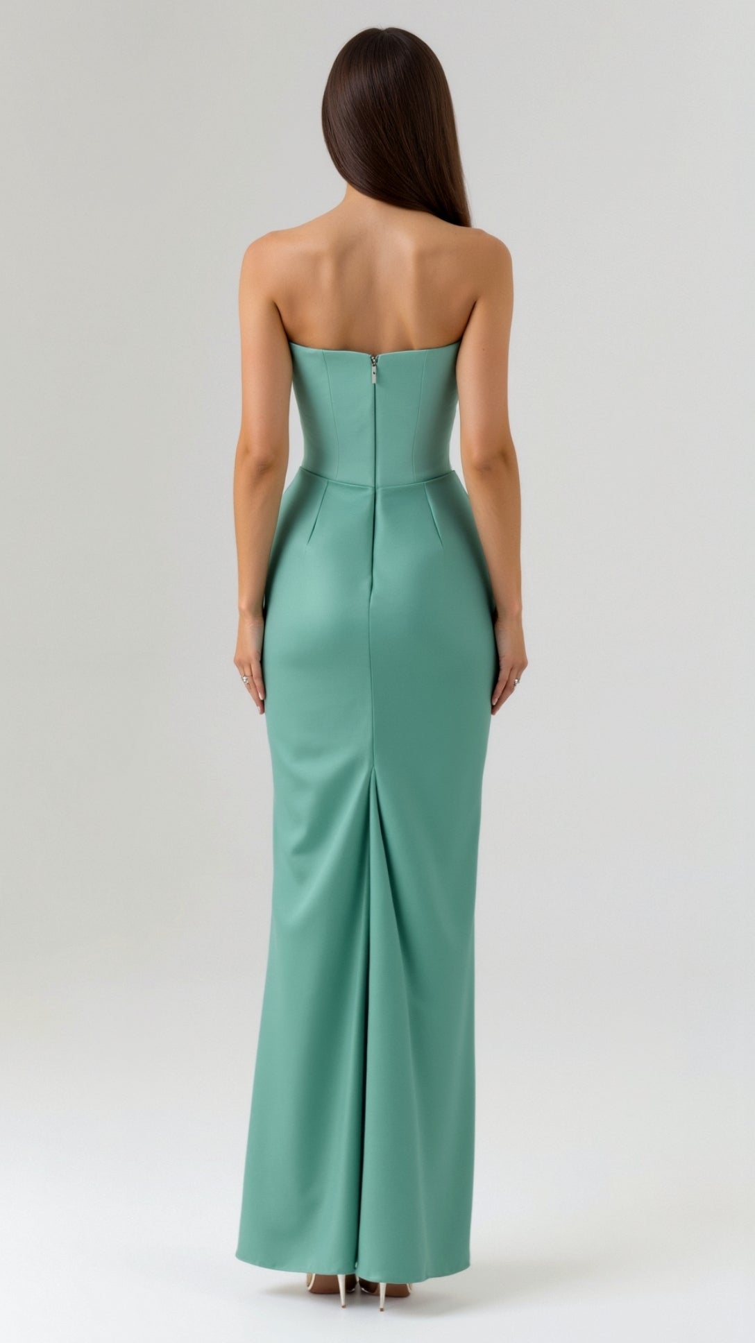 Esmeralda - Elegant Long Dress with Fitted Bodice