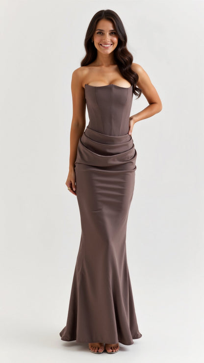 Esmeralda - Elegant Long Dress with Fitted Bodice