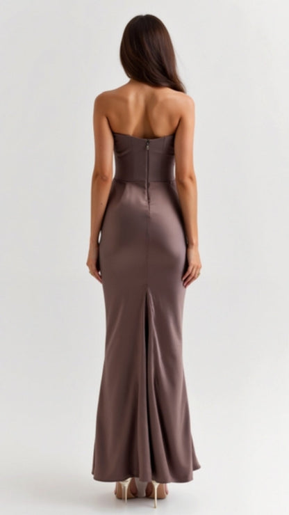 Esmeralda - Elegant Long Dress with Fitted Bodice