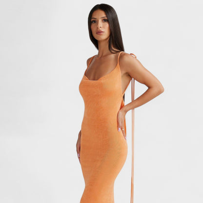 Luna - The Dress That Embraces Your Curves