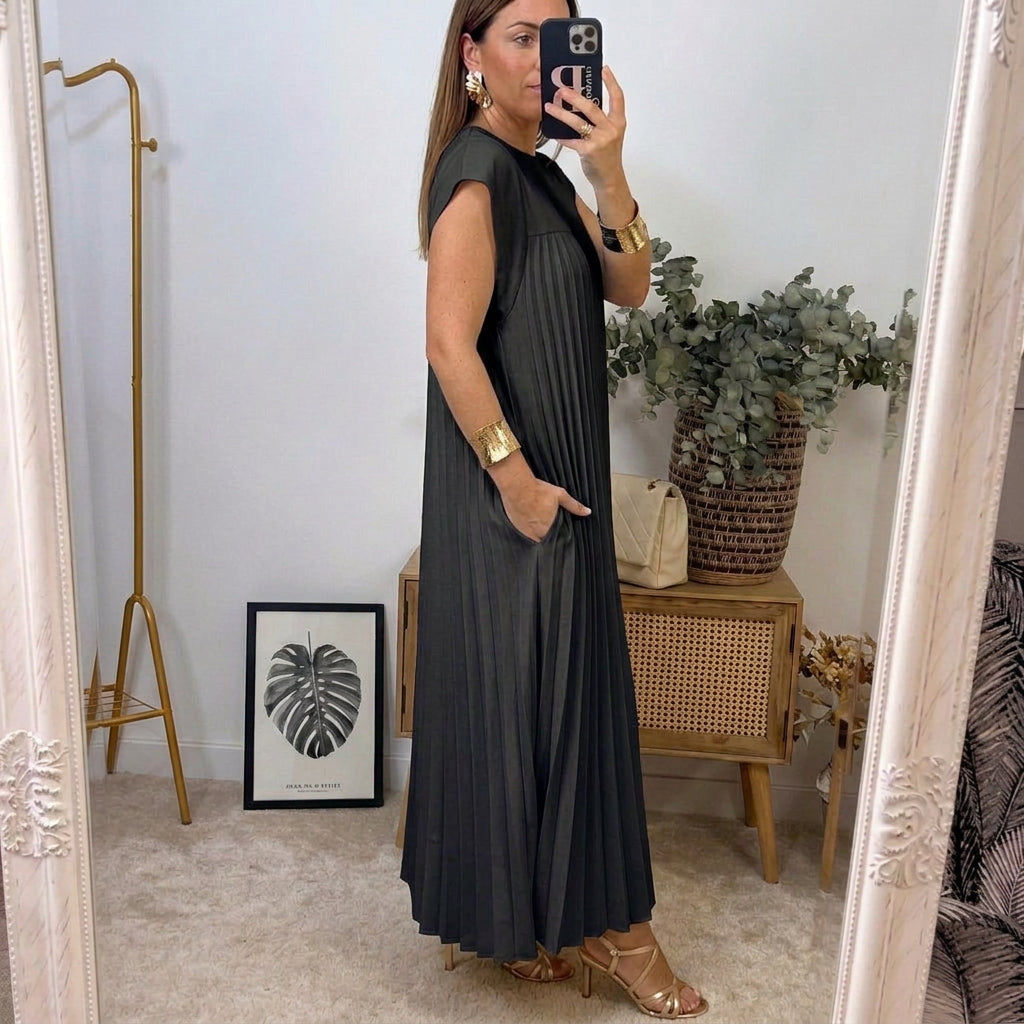 Ana - Classic Comfort Dress