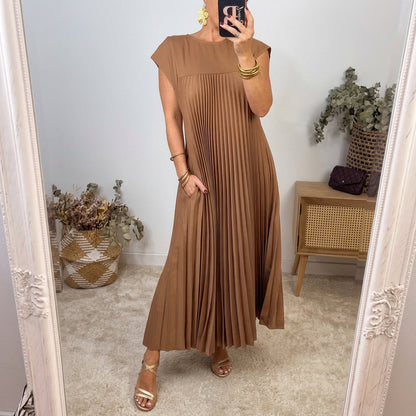 Ana - Classic Comfort Dress