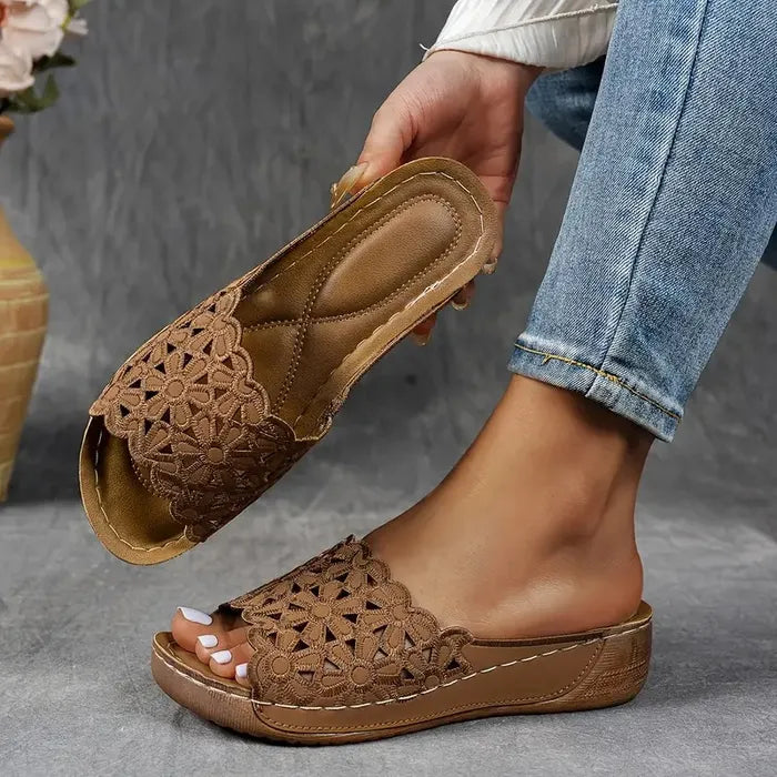 Delilah – Comfort-Focused Ergonomic Sandals