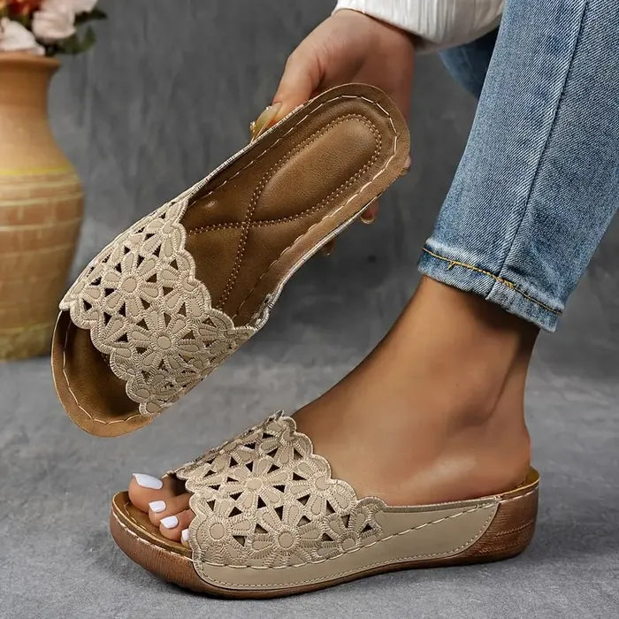 Delilah – Comfort-Focused Ergonomic Sandals